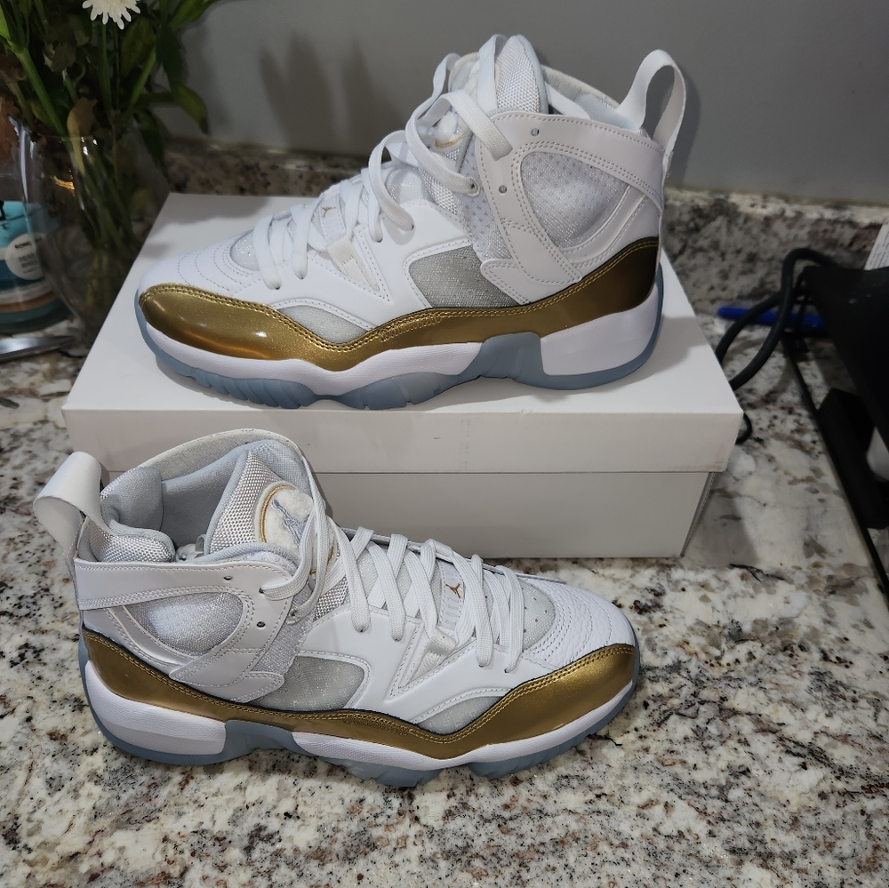 Jordan Women's Jumpman Two Trey Shoes - Picture 3 of 10